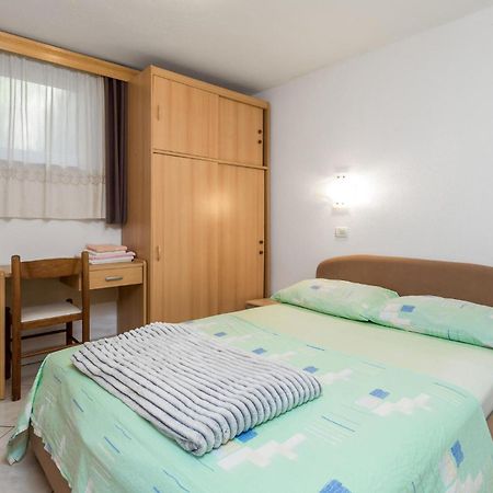 Beach Front Apartment In Punta Kriza With Kitchen Екстер'єр фото